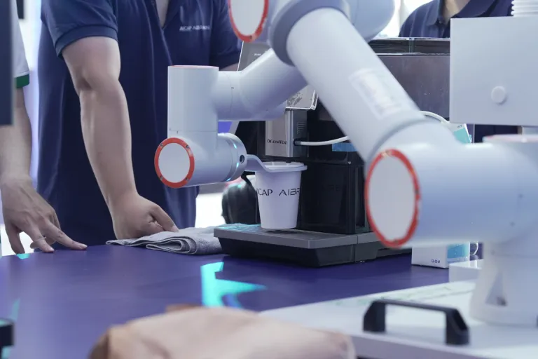 Không gian trải nghiệm robot · Hình ảnh
