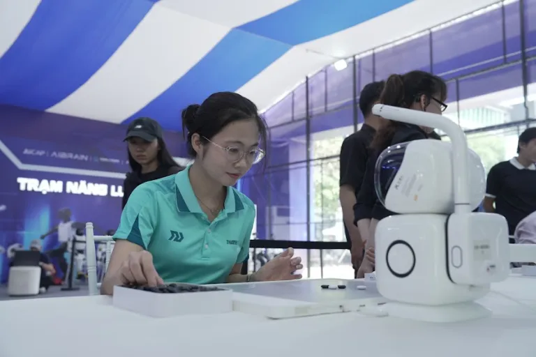 Không gian trải nghiệm robot · Hình ảnh