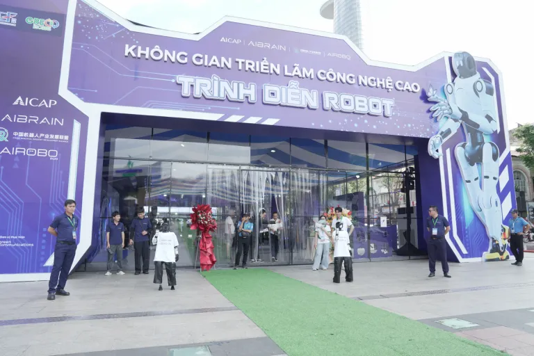 Không gian trải nghiệm robot · Hình ảnh