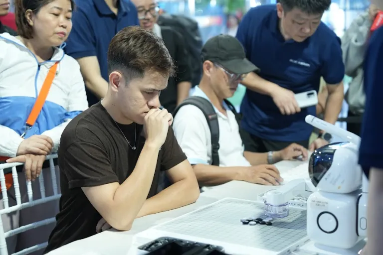 Không gian trải nghiệm robot · Hình ảnh