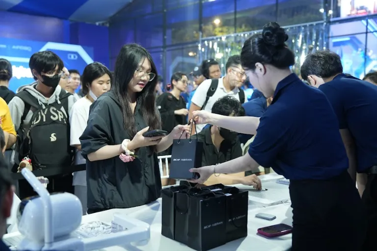Không gian trải nghiệm robot · Hình ảnh