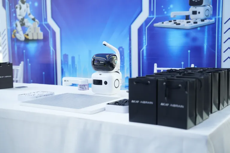 Không gian trải nghiệm robot · Hình ảnh