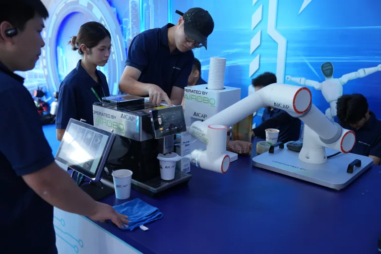 Không gian trải nghiệm robot · Hình ảnh