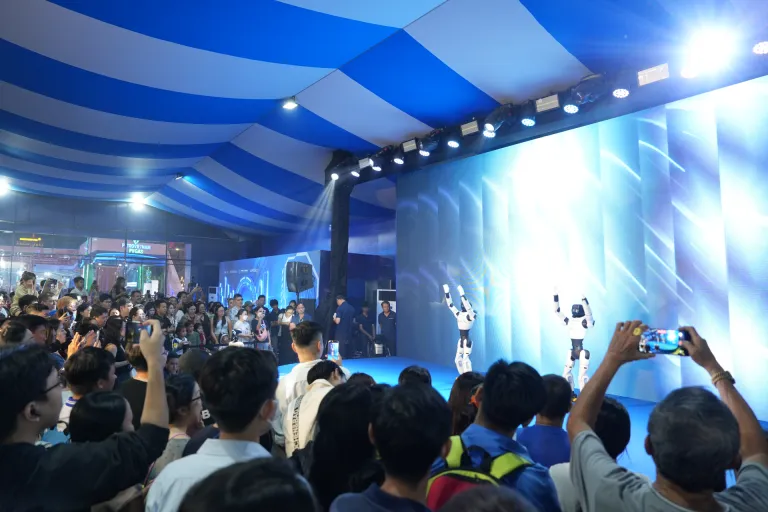 Không gian trải nghiệm robot · Hình ảnh