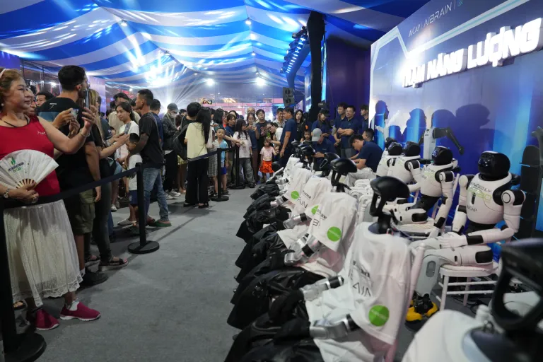 Không gian trải nghiệm robot · Hình ảnh