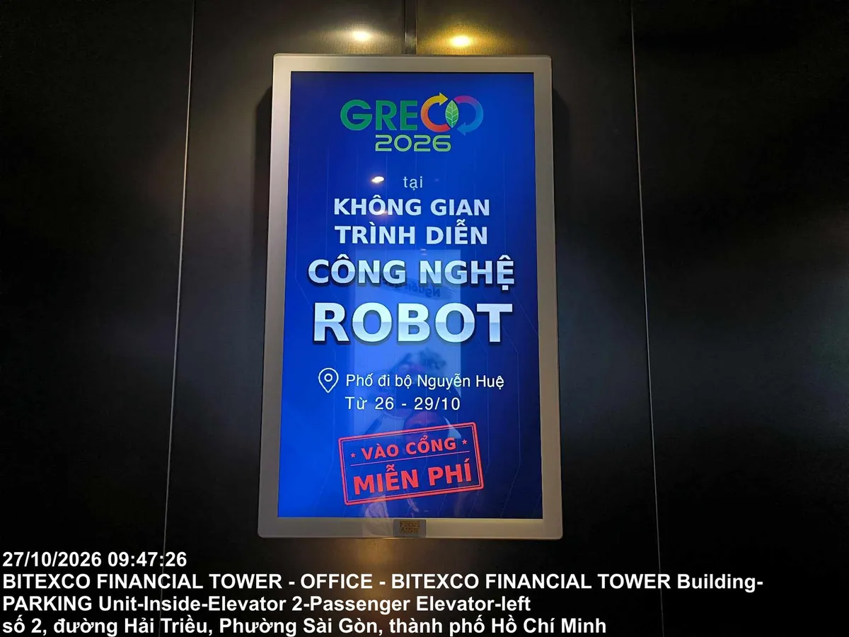 Màn hình quảng cáo chương trình robot GRECO 2026 tại Toà tháp Bitexco Financial Tower – Khu văn phòng