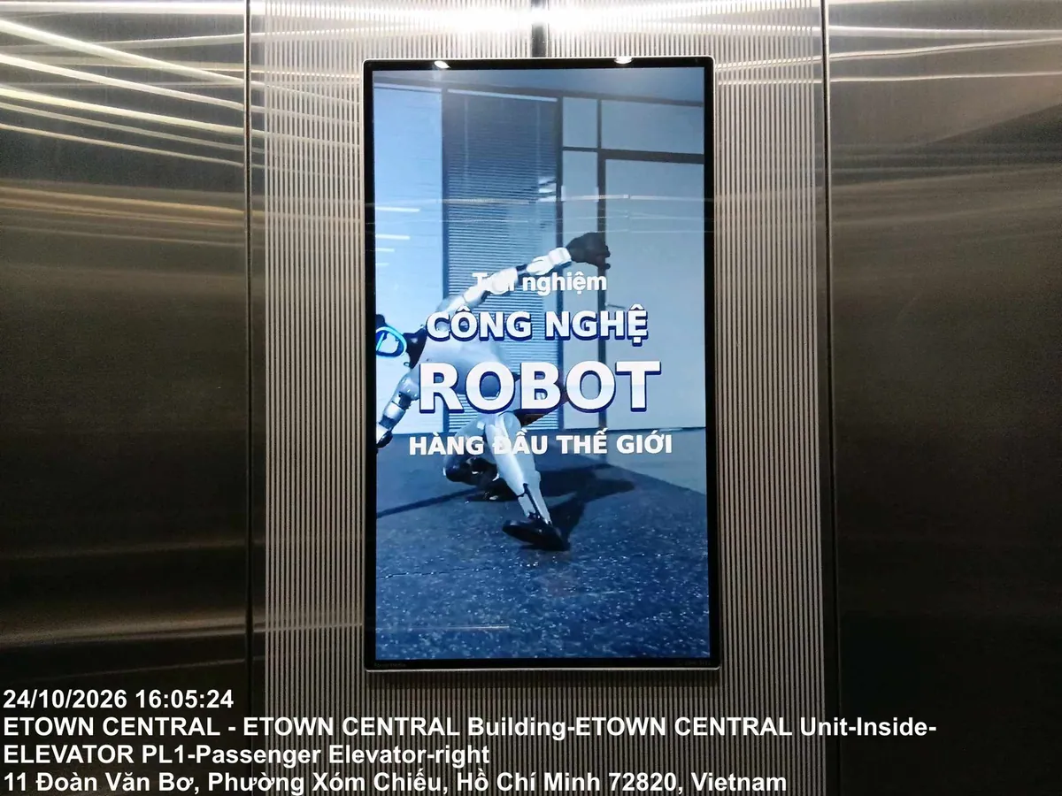 Màn hình quảng cáo chương trình robot GRECO 2026 tại Toà nhà e.town Central