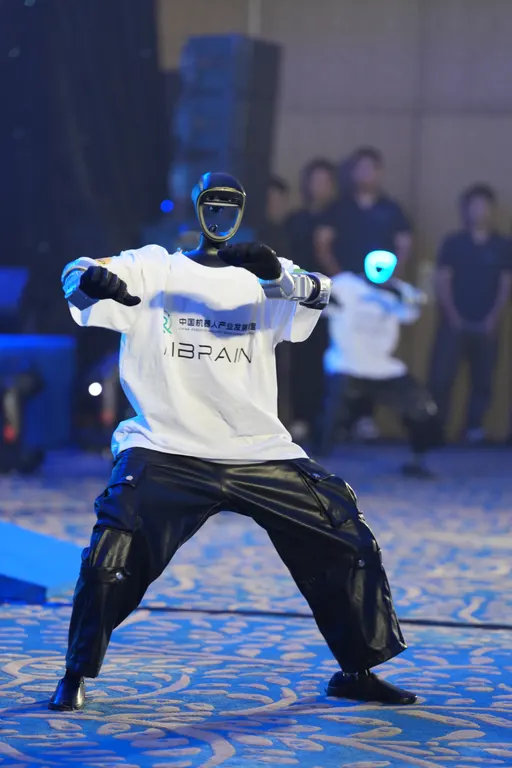 Robot mở màn