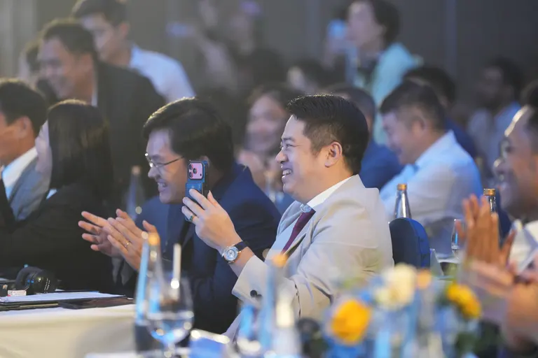 Phát biểu & tham luận