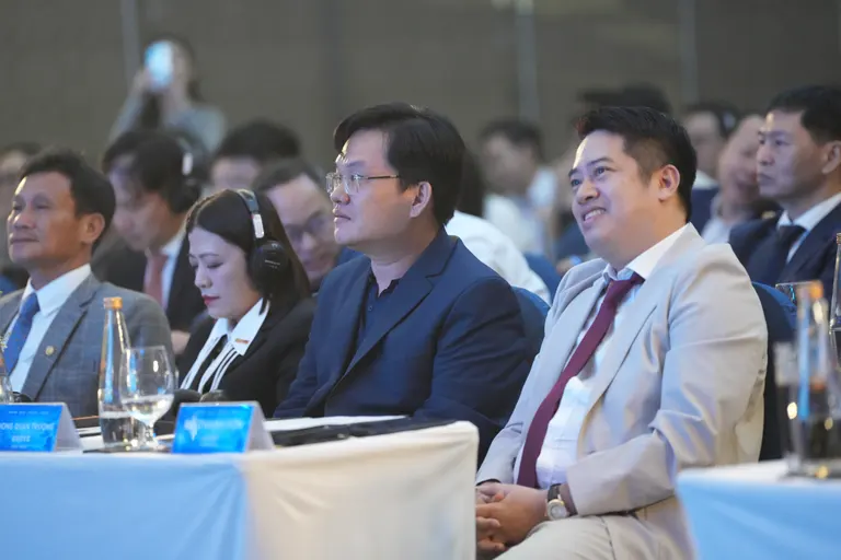 Phát biểu & tham luận