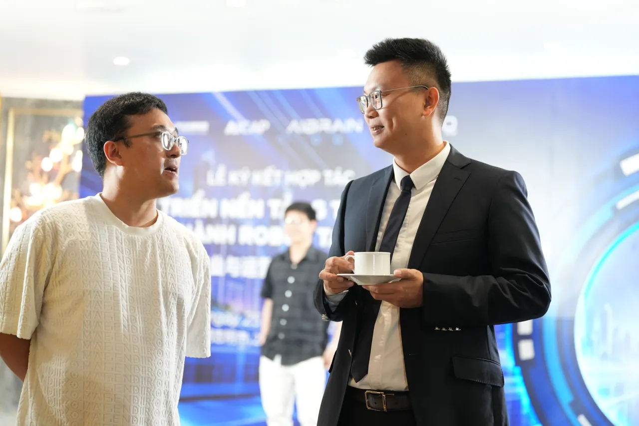 Giao lưu & trải nghiệm robot · Lễ ký kết hợp tác ngày 25/10/2026