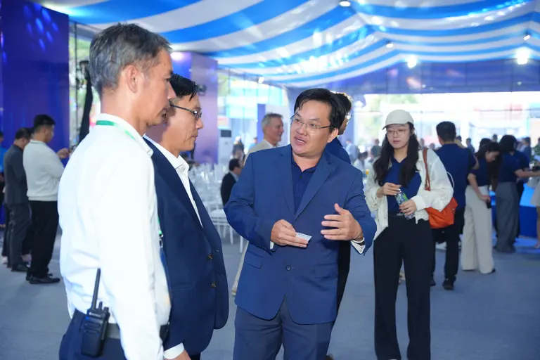 Không gian & đón khách