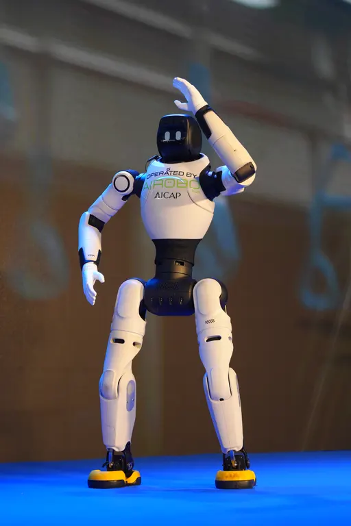 Robot mở màn