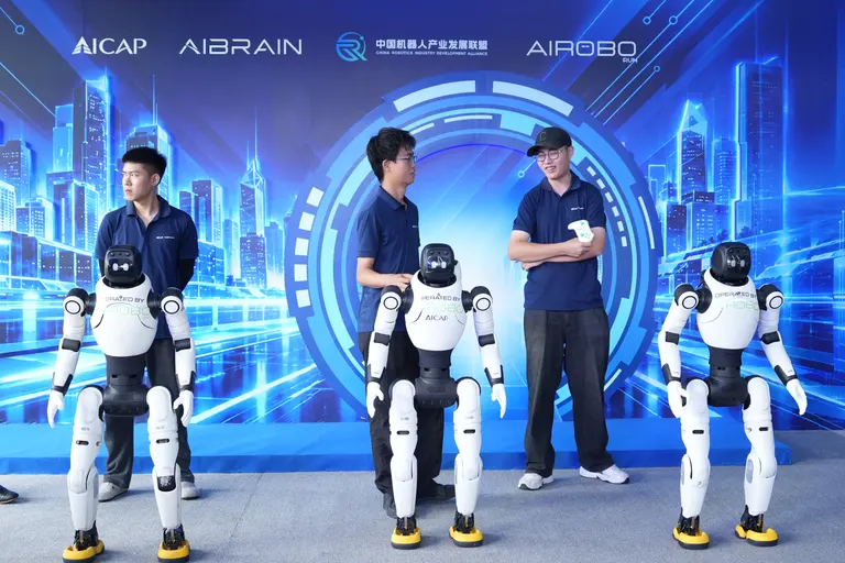 27/10 · Robot trình diễn